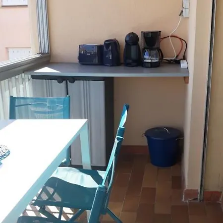 Charming Apt Close To The Beach Of * אגדה