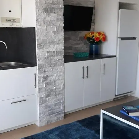 Charming Apt Close To The Beach Of
